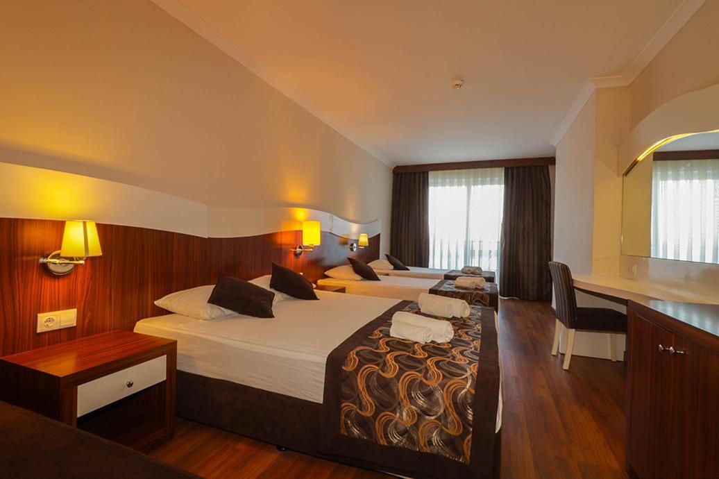 Throne Beach Resort & Spa 마나브가트 외부 사진