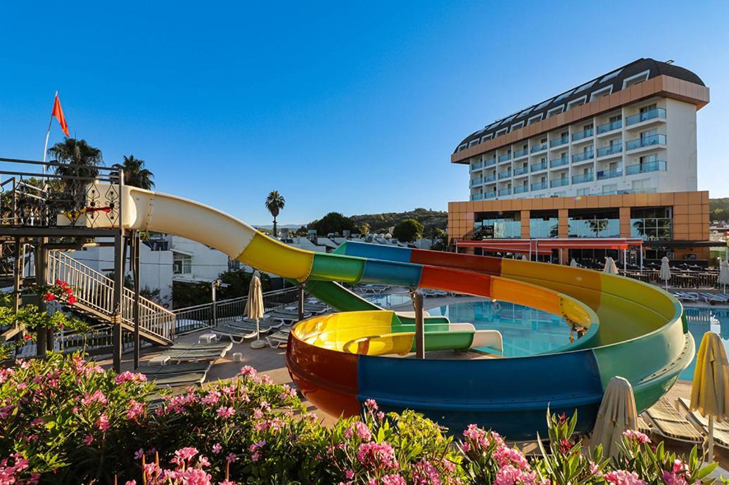 Throne Beach Resort & Spa 마나브가트 외부 사진